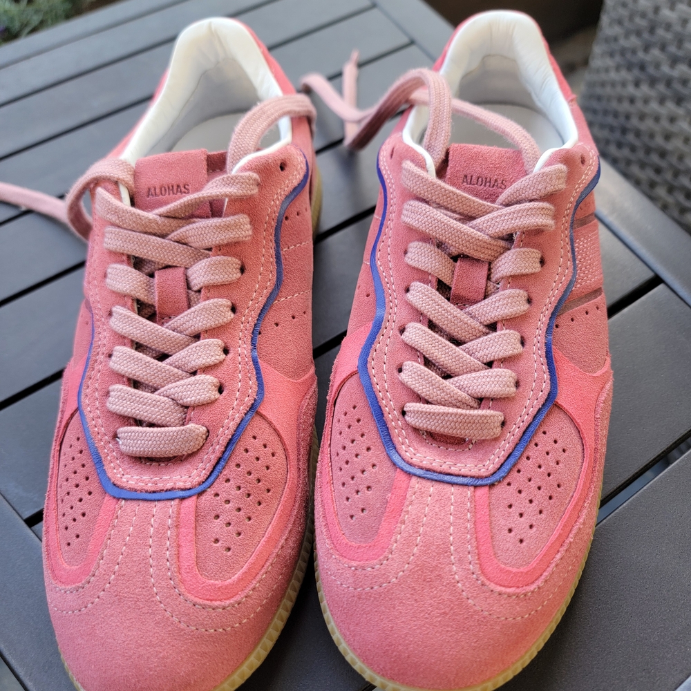 Alohas Pink Sneakers with Blue Trim